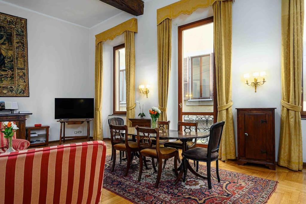 Piazza Duomo - Antico Appartamento Dell'800 Милан Экстерьер фото