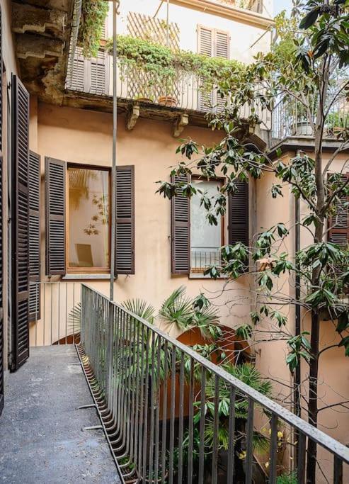 Piazza Duomo - Antico Appartamento Dell'800 Милан Экстерьер фото