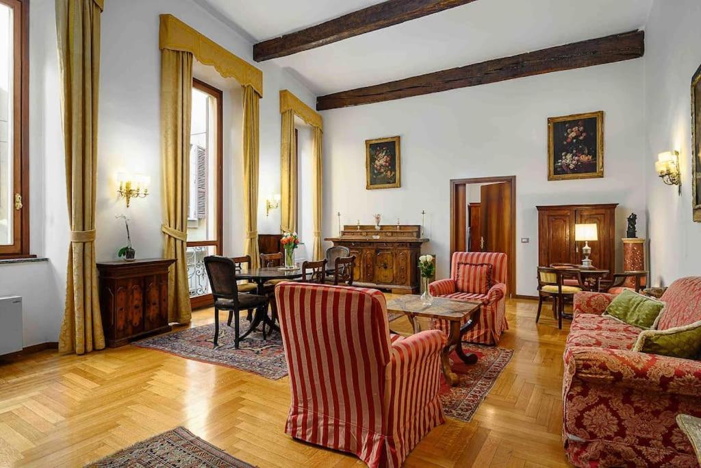 Piazza Duomo - Antico Appartamento Dell'800 Милан Экстерьер фото